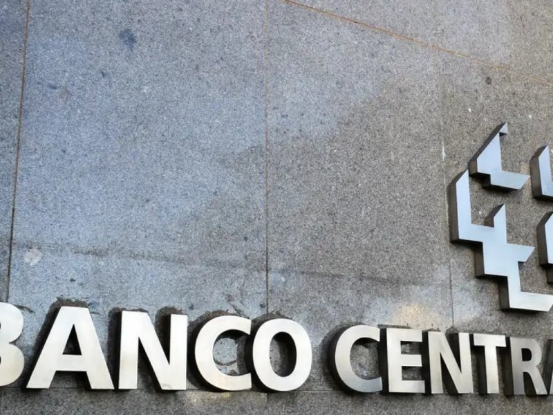 PF diz que ex-dirigentes do Banco Central receberam dinheiro para ajudar Vorcaro
