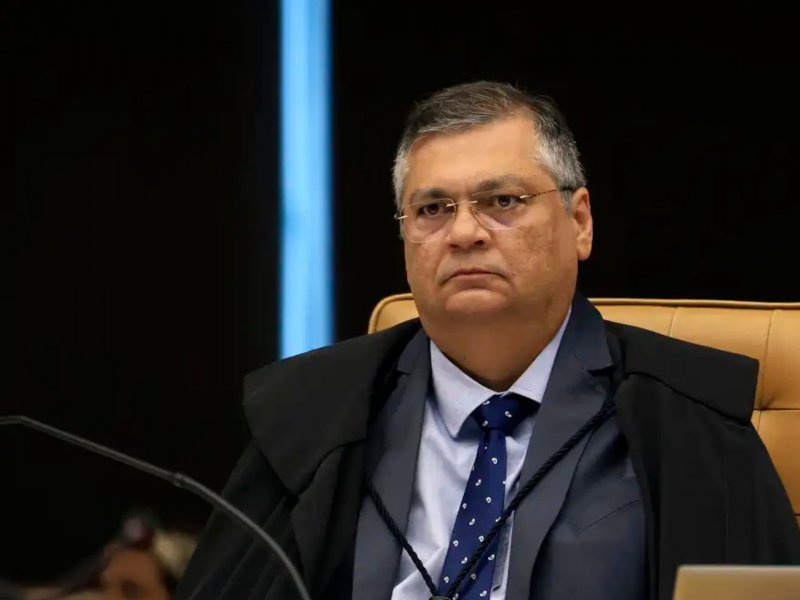 Dino suspende quebra de sigilo de Lulinha na CPMI do INSS
