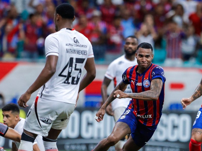 Com gols de Jean Lucas, Bahia vira sobre o Vitória e é bicampeão baiano