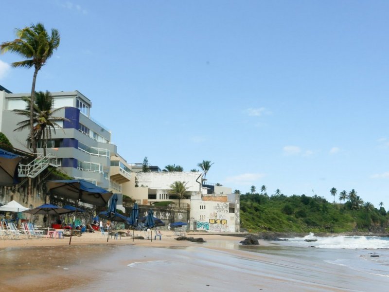 Tribunal federal suspende liminar e libera obras de espigões na Praia do Buracão