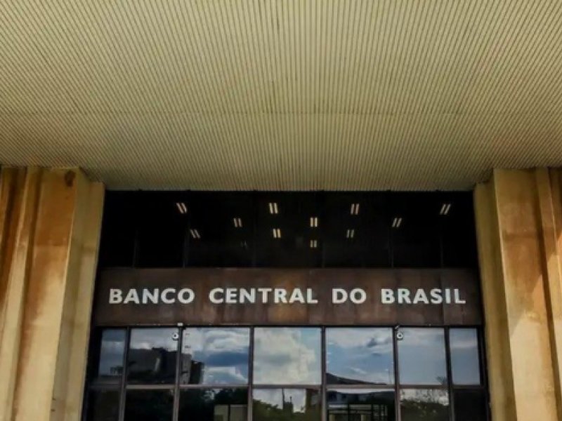 Banco Central reduz taxa básica de juros da economia, a Selic, de 15% para 14,75% ao ano