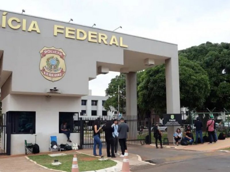 Frigobar, ar-condicionado e televisão: saiba como é a cela de Daniel Vorcaro 