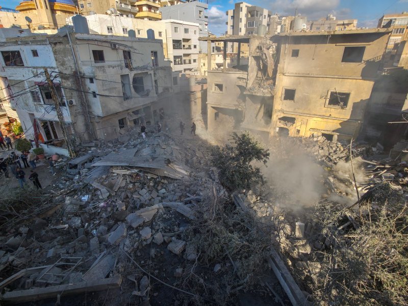 Israel anuncia controle de área no sul do Líbano após destruir pontes