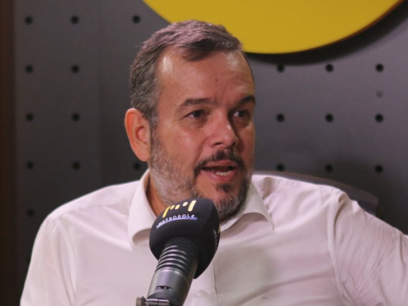 Entrevista com Fredie Didier Jr e prisão domiciliar de Bolsonaro são destaques no Aos Fatos; ouça 