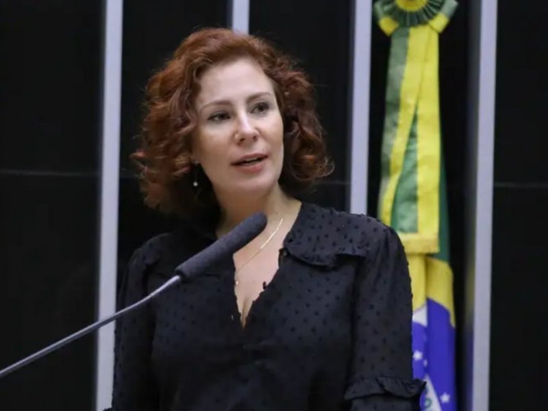 Justiça italiana aceita extradição de Carla Zambelli