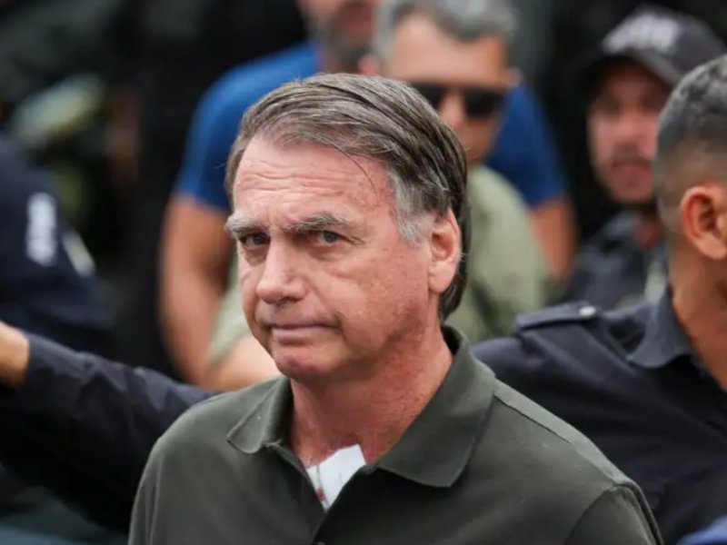 Moraes rejeita pedido para filhos terem “livre acesso” de visitas a Bolsonaro