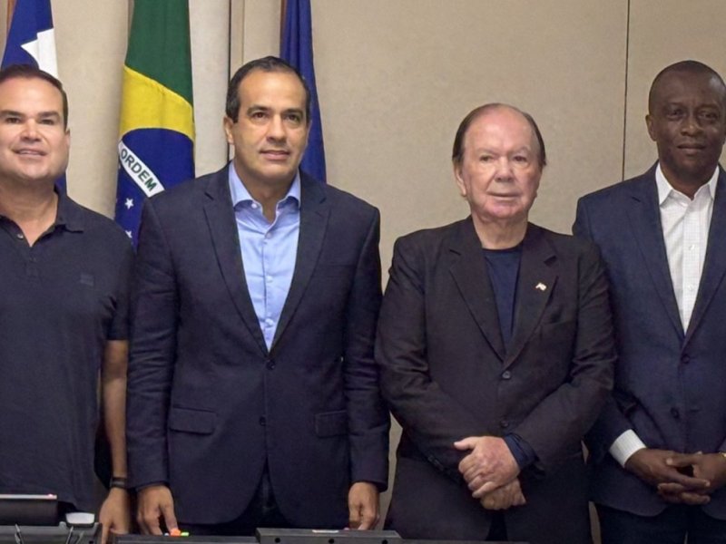 Bruno Reis anuncia saídas de três secretários que serão candidatos e nomeia substitutos