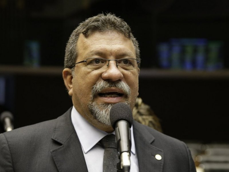 Florence deixa Casa Civil para disputar reeleição; número 2 assume comando interino