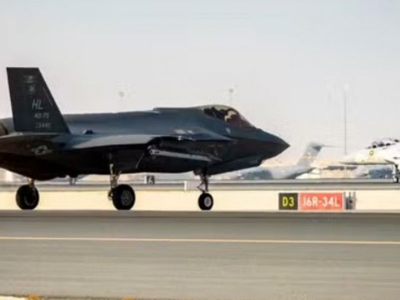 Irã diz ter derrubado caça dos EUA e oferece recompensa por pilotos