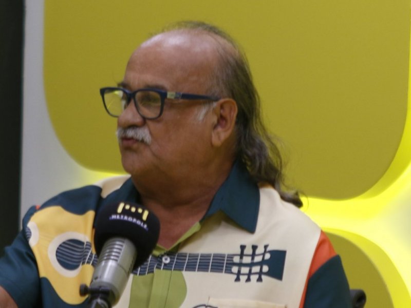 Nelson Cadena lança obra sobre imprensa e relembra rixas entre famílias Requião e Simões Filho