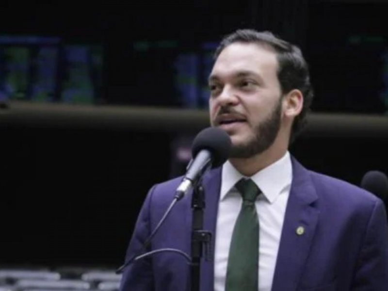 Ex-deputado baiano é alvo da PF por suspeita de alianças com facções do tráfico