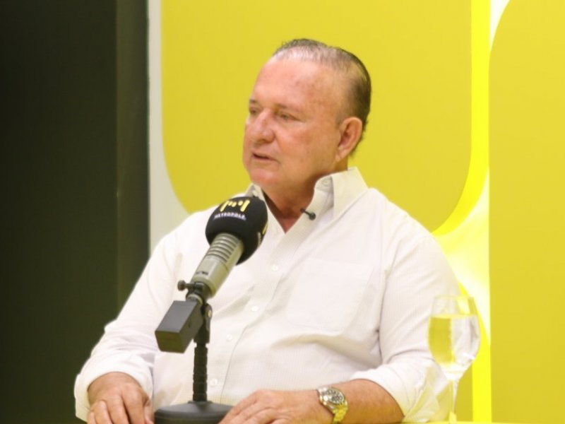 Adolfo Menezes critica excesso de concessão de honrarias e aponta desgaste na Alba