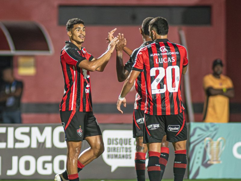 Vitória vence o Piauí e assume a liderança do grupo na Copa do Nordeste