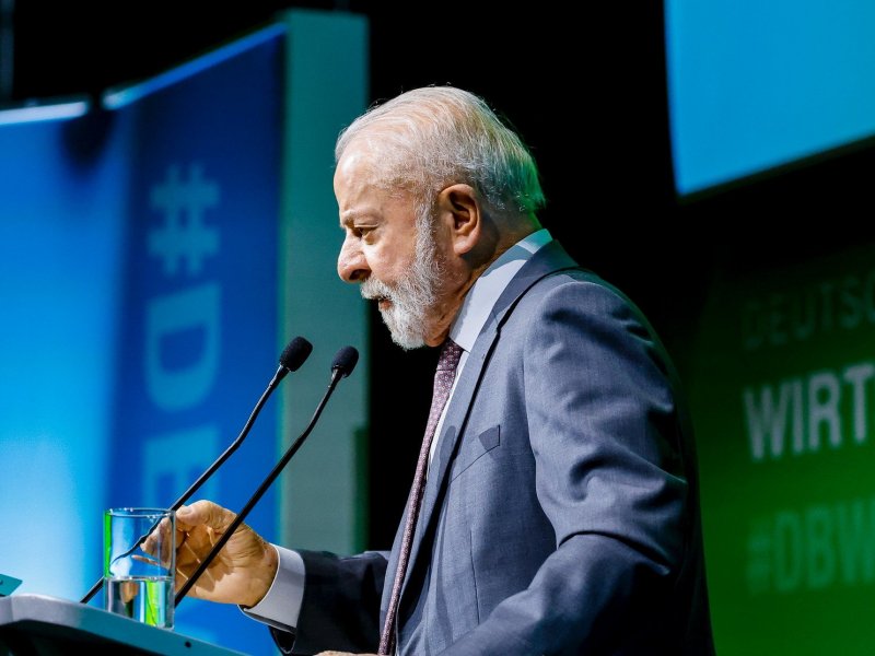 Lula chama guerra entre EUA e Irã de “insensatez” antes de viagem a Portugal