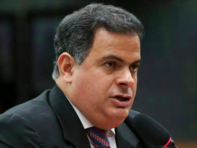 Deputado baiano faz acordo com PGR para devolver R$ 1,4 milhão por funcionárias fantasmas