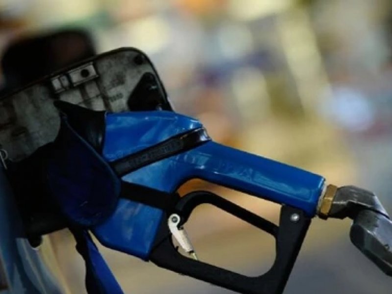 Gasolina sofre novo aumento de 10,2% na Bahia