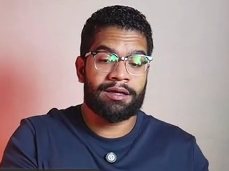 “Tudo que é civilizatório foi chamado de comunismo”, afirma Jones Manoel