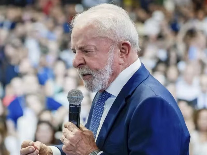 Lula anuncia fim da “taxa das blusinhas” para compras de até US$ 50
