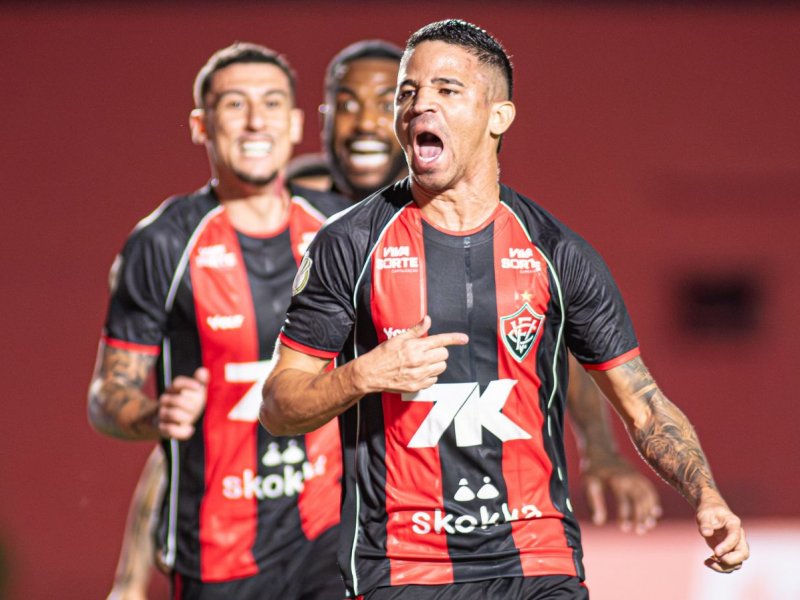 Pix de aniversário! Vitória vence o Flamengo e se classifica na Copa do Brasil