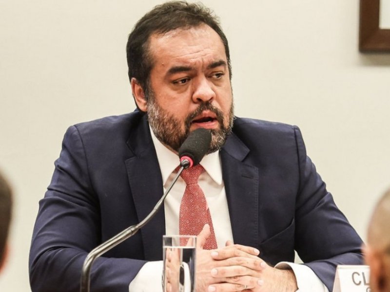 Castro alvo da PF em caso Master e entrevista com Xico Sá são destaques no Aos Fatos; ouça