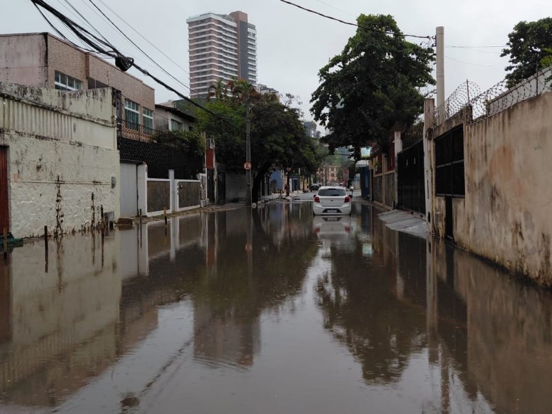 Chuvas provocam 50 ocorrências em Salvador; desabamentos lideram registros