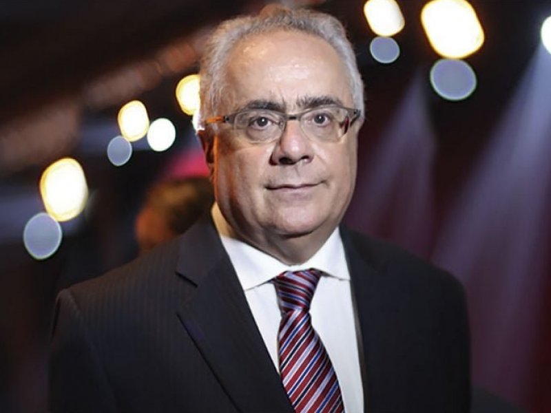 Luís Nassif aponta Trump e caso Master como entraves para corrida eleitoral de Flávio Bolsonaro
