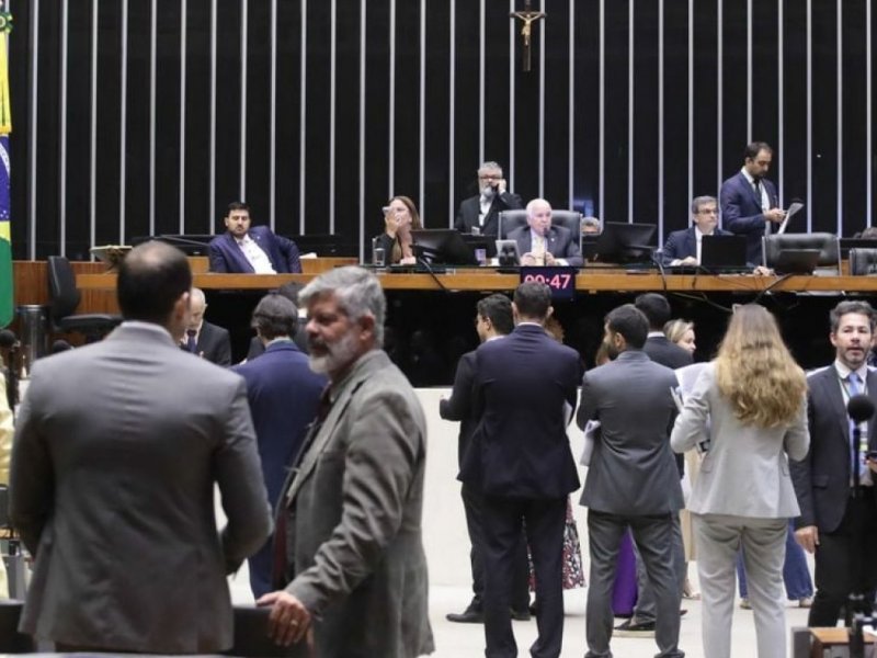 Redução da maioridade penal volta à pauta da CCJ nesta terça