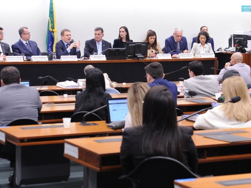 Comissão da Câmara aprova redução da maioridade penal de 18 para 16 anos