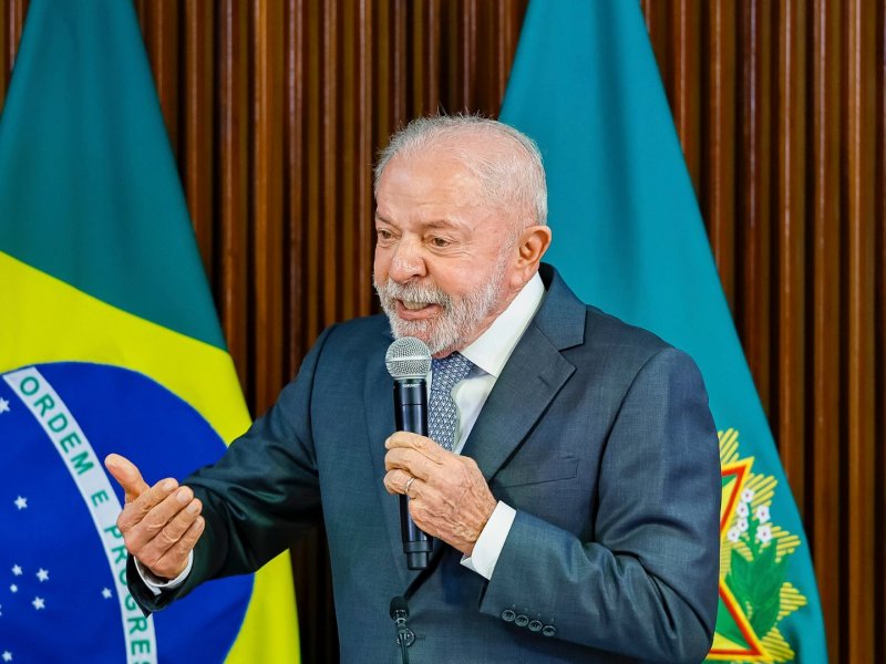Lula critica tarifaço dos EUA sobre produtos brasileiros: "Não temos o dever de aceitar"