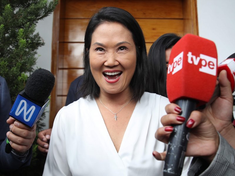 Keiko Fujimori reassume liderança e deixa eleição no Peru indefinida