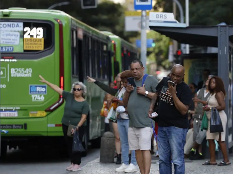 Governo Lula sanciona marco do transporte público que abre caminho para tarifa zero
