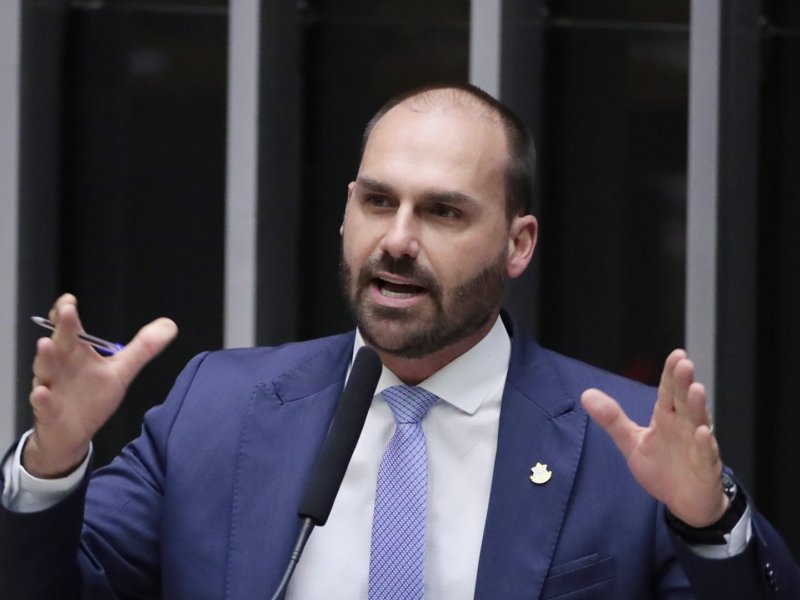 STF forma maioria para condenar Eduardo Bolsonaro em ação sobre trama golpista