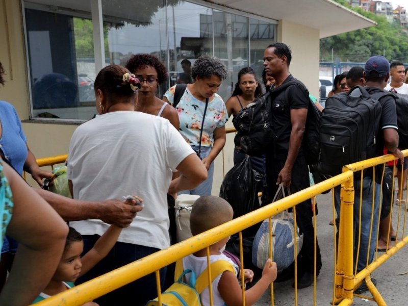 Ferry-boat registra fila intensa às vésperas do São João e espera supera quatro horas