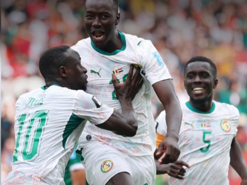 Senegal goleia o Iraque e segue vivo na briga por vaga no mata-mata da Copa