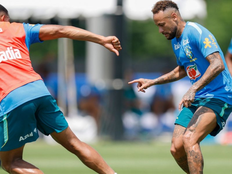 Sob calor intenso, Brasil segue preparação para as oitavas da Copa do Mundo