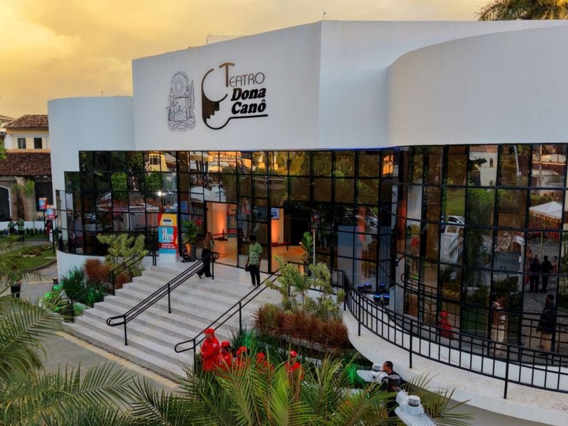 Após reforma, Teatro Dona Canô é reaberto em Santo Amaro