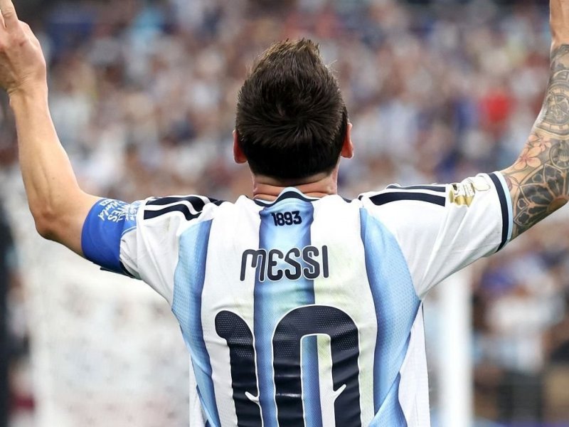 Messi protagoniza virada contra Egito e Argentina avança para quartas de final da Copa