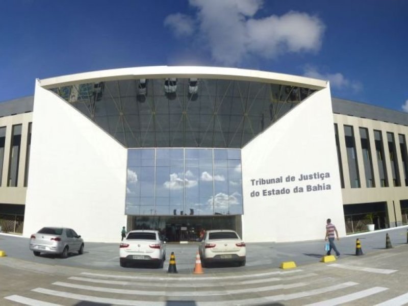 Salário dos desembargadores baianos cai 30% com limites do STF sobre penduricalhos