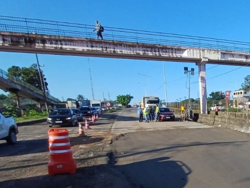 Trecho da BR-324 segue interditado sem previsão de liberação