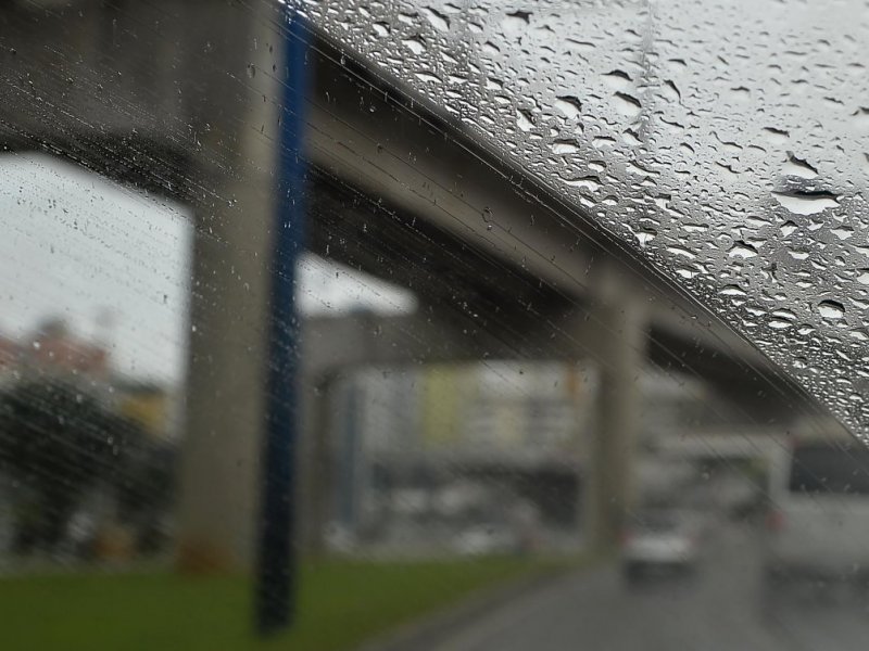 Inmet emite alerta de chuva para Salvador e outras 38 cidades da Bahia