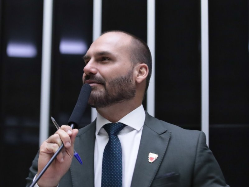 Eduardo critica Michelle e diz que madrasta não deveria ter gravado vídeo contra Flávio: "Imatura"