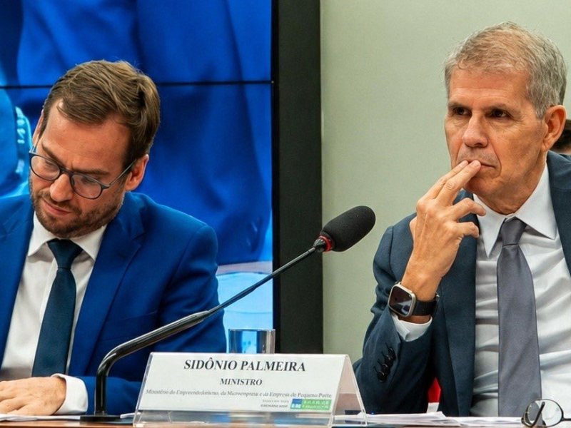 Baiano e braço direito de Sidônio deixa Secom para reforçar campanha de Lula