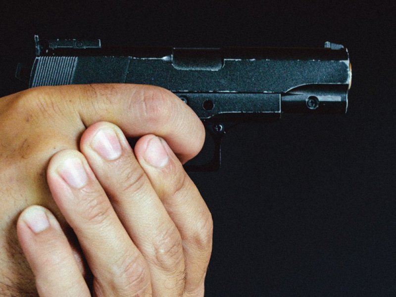 Brasil supera meta de redução de assassinatos, e taxa na Bahia cai 10%; feminicídios têm alta 