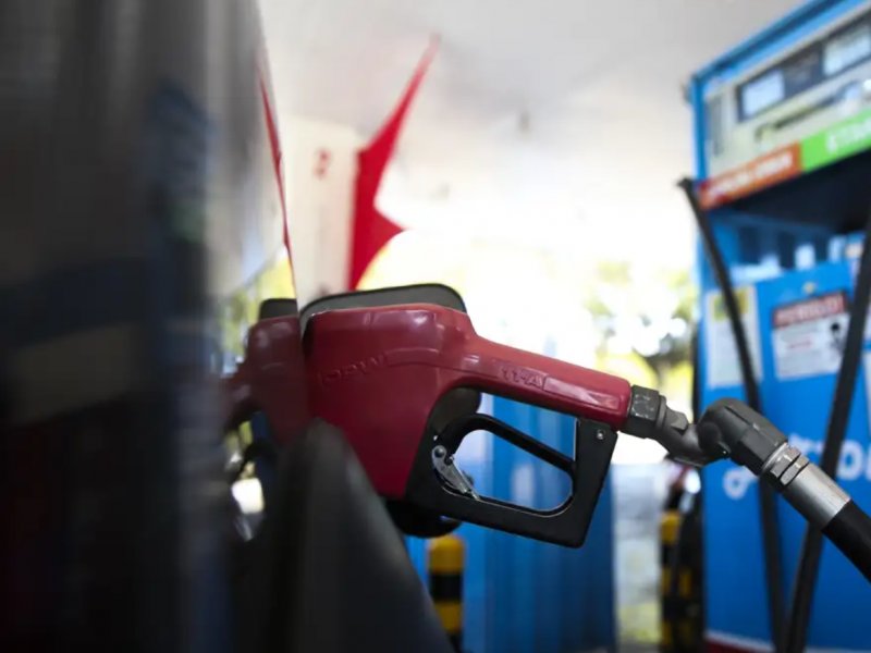 Governo prorroga por 30 dias subsídio à gasolina e mantém desconto de R$ 0,44 por litro