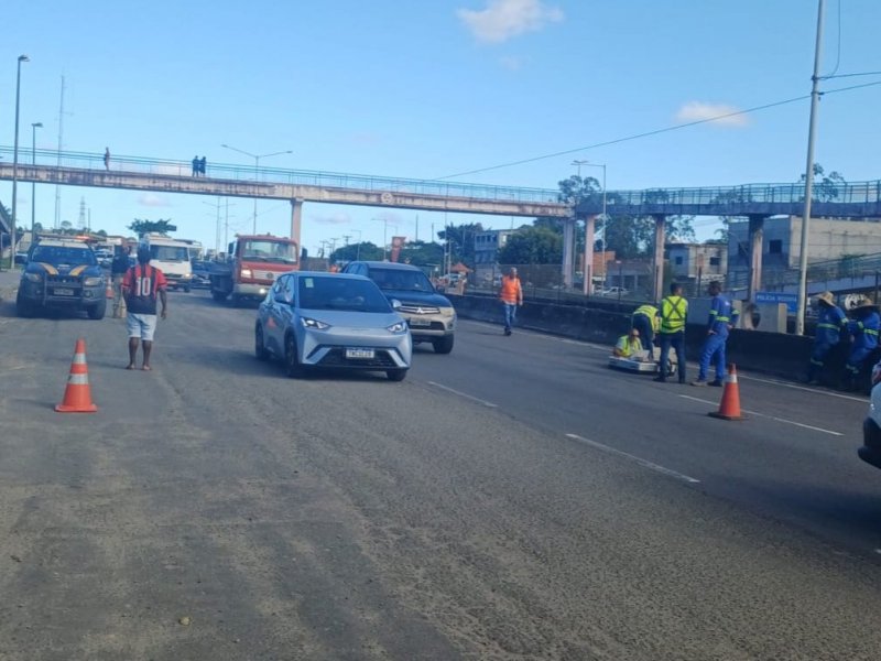 Após interdição, DNIT inicia obras e faz varredura no solo da BR-324