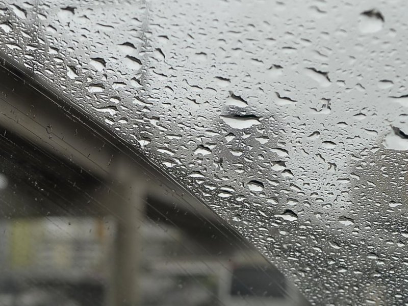 Inema emite alerta de chuvas e ventos intensos em áreas do litoral da Bahia