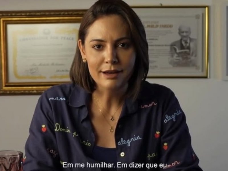 Michelle não confirma candidatura e diz "priorizar" saúde de Bolsonaro