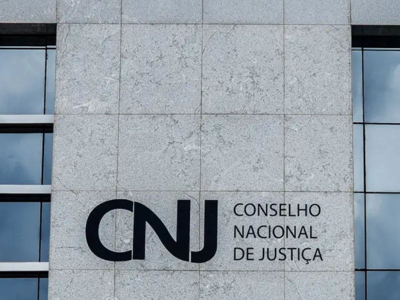 CNJ aprova fim da aposentadoria compulsória como punição máxima a juízes
