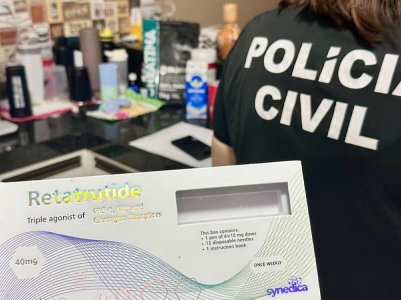 Grupo que comercializava e aplicava canetas emagrecedoras clandestinas é alvo de operação
