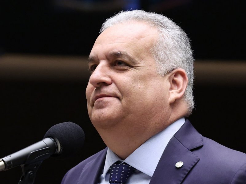 Vice de Flávio pede à Justiça agilidade em exame de DNA para afastar suspeita de estupro